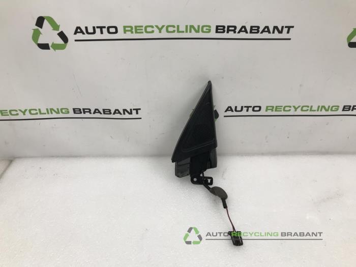 Używane Glosnik Volkswagen Beetle Cena € 5,00 Procedura marży oferowane przez Auto Recycling Brabant