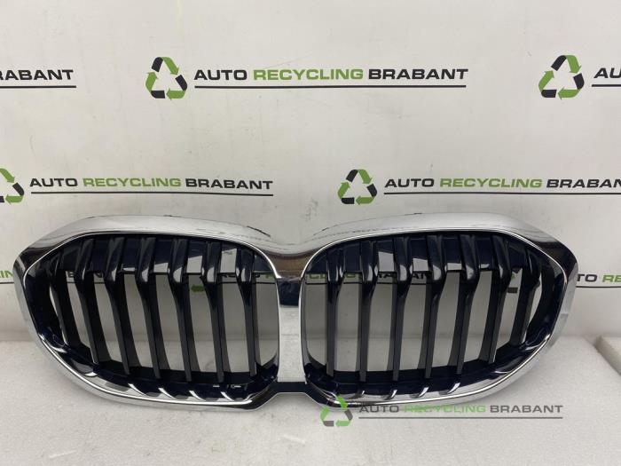 Begagnade Grill BMW 1-Serie Pris € 50,00 Marginaltabell erbjuds av Auto Recycling Brabant