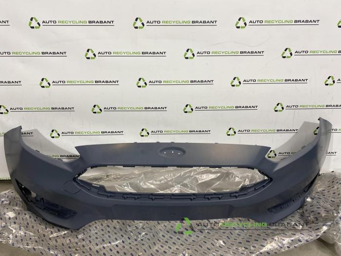 Usados Parachoques Ford Focus Precio € 149,99 IVA incluido ofrecido por Auto Recycling Brabant