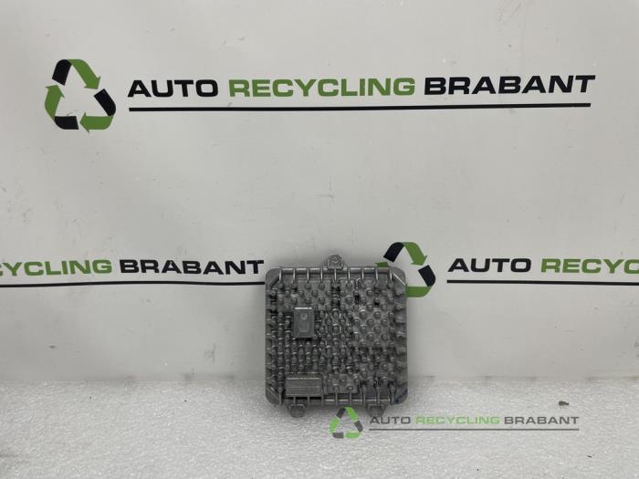 Używane Modułowy reflektor LED BMW 1-Serie Cena € 50,00 Procedura marży oferowane przez Auto Recycling Brabant