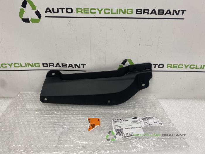 Używane Grill Skoda Kamiq Cena € 5,00 Z VAT oferowane przez Auto Recycling Brabant