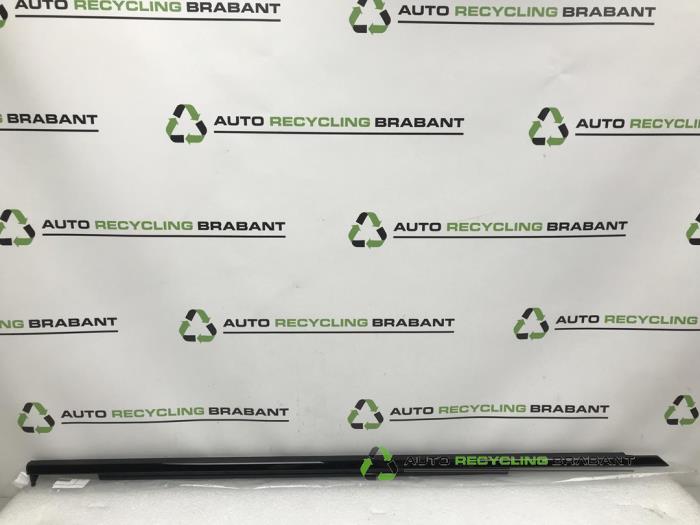 Używane Listwa ozdobna BMW 5-Serie Cena € 25,00 Z VAT oferowane przez Auto Recycling Brabant