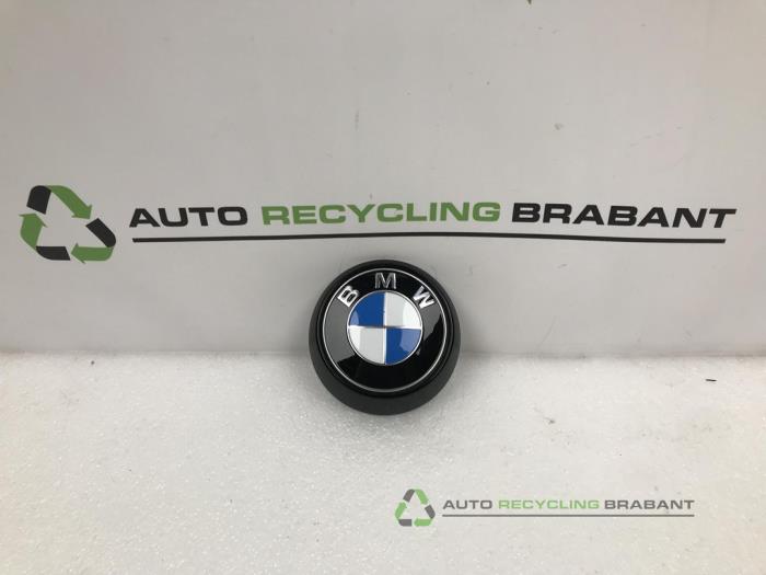 Używane Emblemat BMW 3-Serie Cena € 30,00 Procedura marży oferowane przez Auto Recycling Brabant