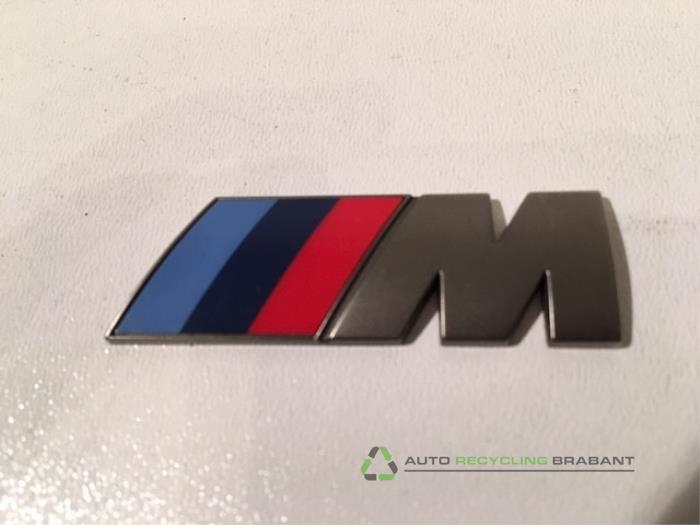 Używane Emblemat BMW 5-Serie Cena € 30,00 Procedura marży oferowane przez Auto Recycling Brabant