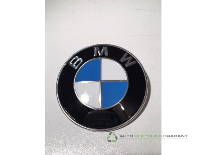 Używane Emblemat BMW 5-Serie Cena € 25,00 Procedura marży oferowane przez Auto Recycling Brabant