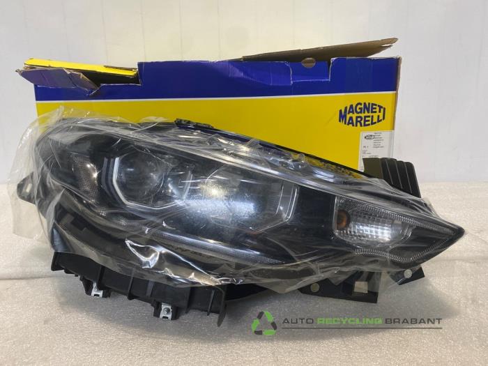 Używane Reflektor prawy Fiat Tipo (356H/357H) Cena € 272,25 Z VAT oferowane przez Auto Recycling Brabant