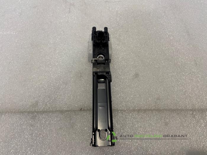 Seatbelt adjustment rail