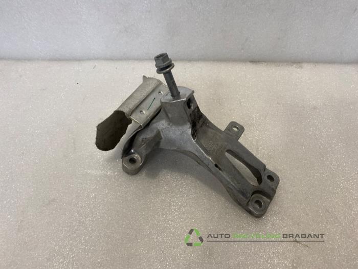 Usagé Support moteur Porsche Macan (95B) Prix € 20,00 Règlement à la marge proposé par Auto Recycling Brabant