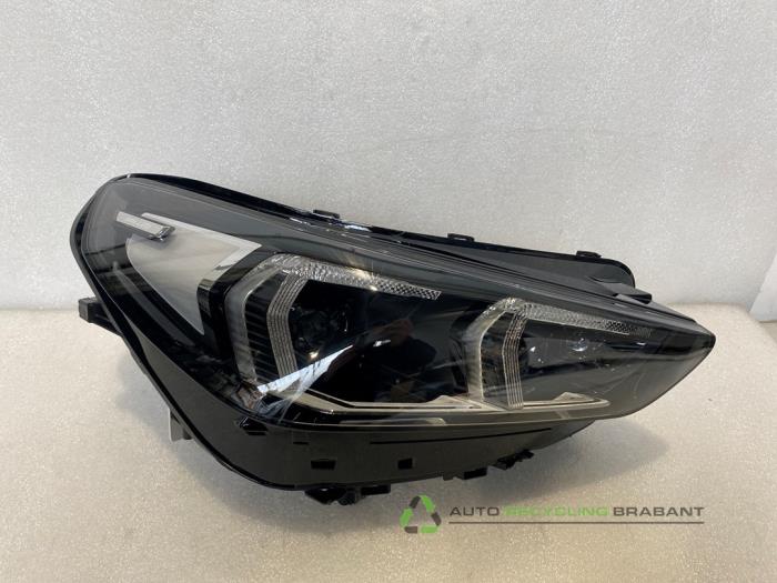 Używane Reflektor prawy BMW X1 (U11) Cena € 800,00 Procedura marży oferowane przez Auto Recycling Brabant