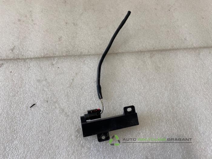 Używane Keyless Entry-Antena Jeep Renegade (BU) 1.4 Multi Air 16V 4x4 Cena € 20,00 Procedura marży oferowane przez Auto Recycling Brabant