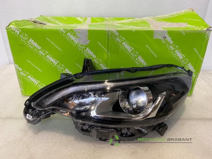 Używane Reflektor lewy Peugeot 108 Cena € 200,00 Z VAT oferowane przez Auto Recycling Brabant