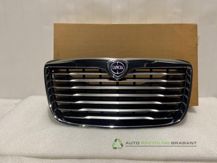 Begagnade Grill Lancia Thema (LX) Pris € 470,00 Inklusive moms erbjuds av Auto Recycling Brabant