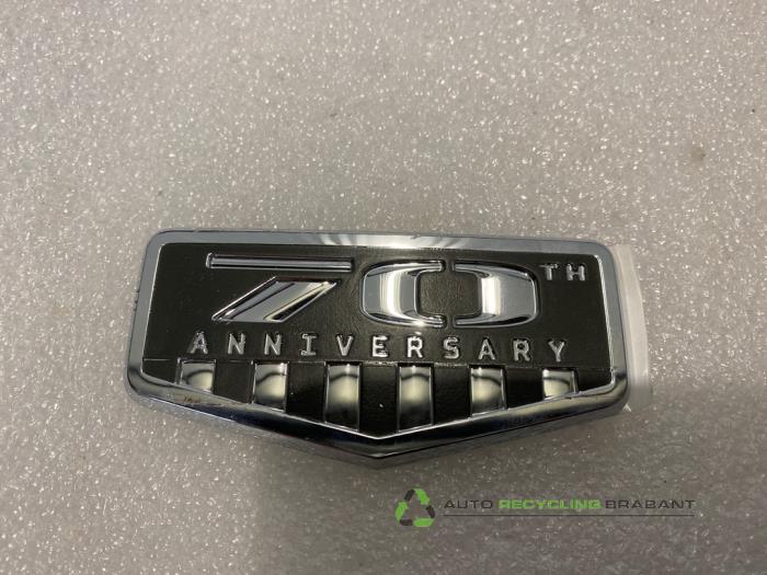 Begagnade Emblem Jeep Cherokee (KL) Pris € 40,00 Inklusive moms erbjuds av Auto Recycling Brabant