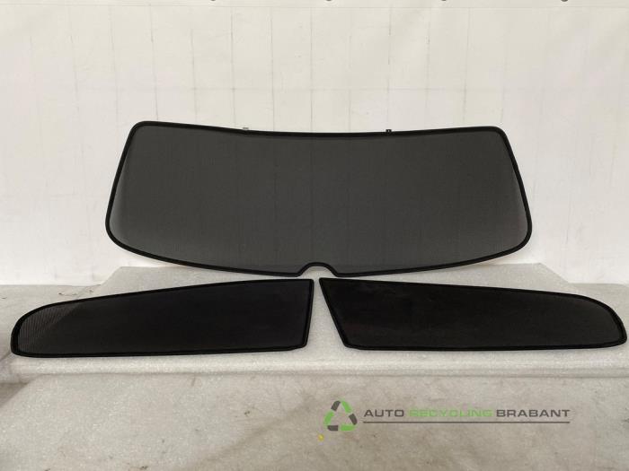 Begagnade Solpanel Volkswagen Golf V (1K1) Pris € 50,00 Marginaltabell erbjuds av Auto Recycling Brabant