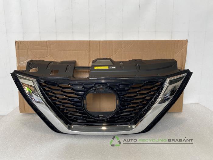 Używane Grill Nissan Qashqai (J11) Cena € 80,00 Procedura marży oferowane przez Auto Recycling Brabant