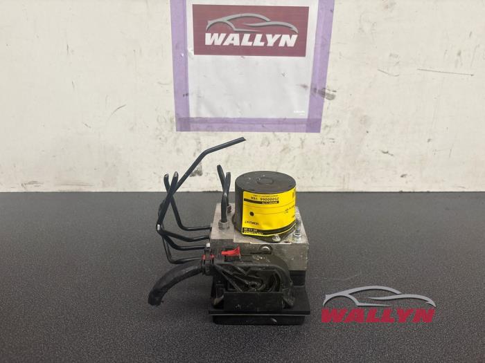 Usagé Bloc ABS Volkswagen Polo V (6R) 1.6 TDI 16V 75 Prix € 72,60 Prix TTC proposé par Wallyn COMMV