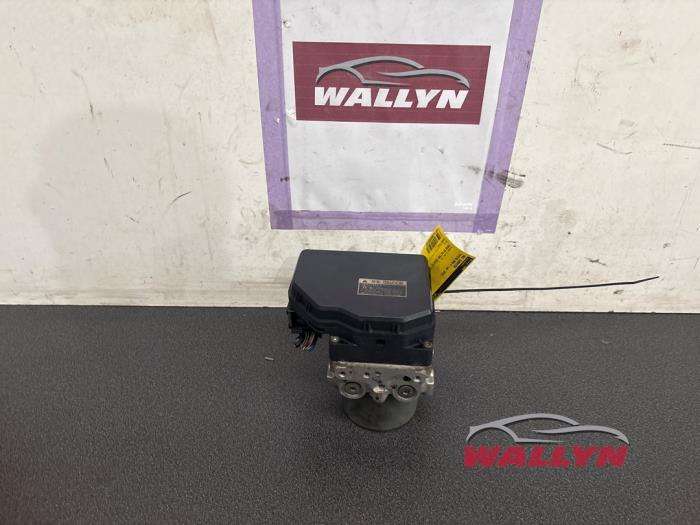Gebrauchte ABS Steuergerät Toyota RAV4 (A3) 2.0 16V Valvematic 4x2 Preis € 96,80 Mit Mehrwertsteuer angeboten von Wallyn COMMV