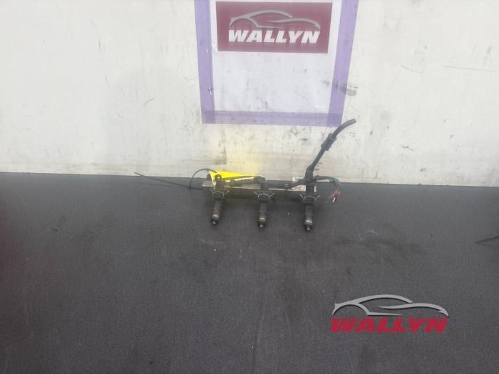 Usagé Système d'injection Opel Corsa D 1.0 Prix € 24,20 Prix TTC proposé par Wallyn COMMV