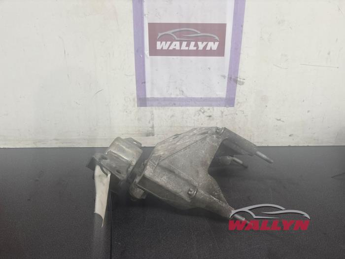 Used Engine mount Opel Corsa D 1.0 Price € 12,10 Inclusive VAT offered by Wallyn COMMV