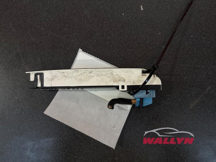 Begagnade Innerdisplay Citroen C4 Grand Picasso (UA) 1.6 HDiF 16V 110 Pris € 12,10 Inklusive moms erbjuds av Wallyn COMMV