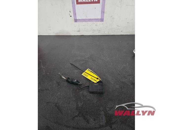 Begagnade Utetemperatursensor Ssang Yong Rodius 2.2 SV 220 e-XDi 16V 2WD Pris € 26,62 Inklusive moms erbjuds av Wallyn COMMV