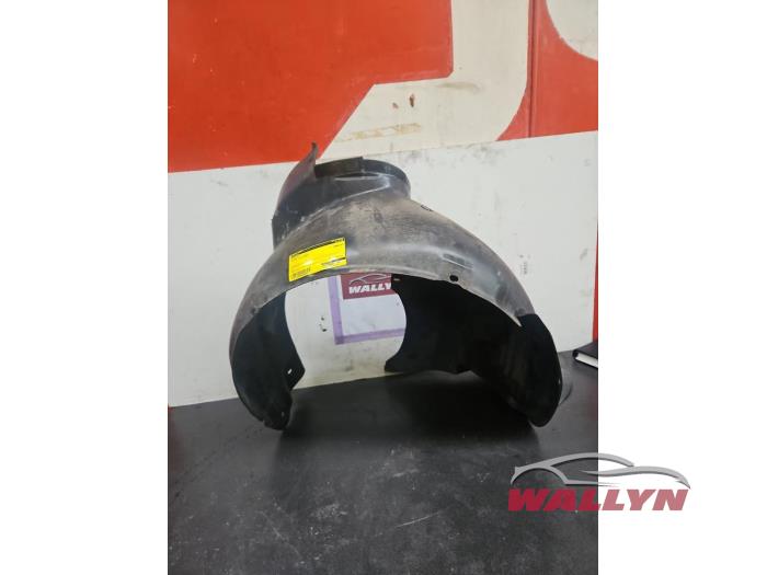 Używane Nadkole Volkswagen Fox (5Z) 1.2 Cena € 18,15 Z VAT oferowane przez Wallyn COMMV