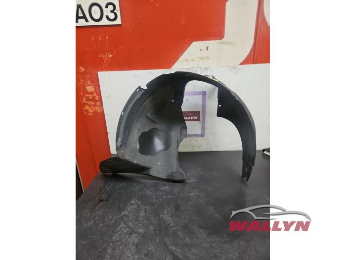 Używane Nadkole Volkswagen Fox (5Z) 1.2 Cena € 18,15 Z VAT oferowane przez Wallyn COMMV