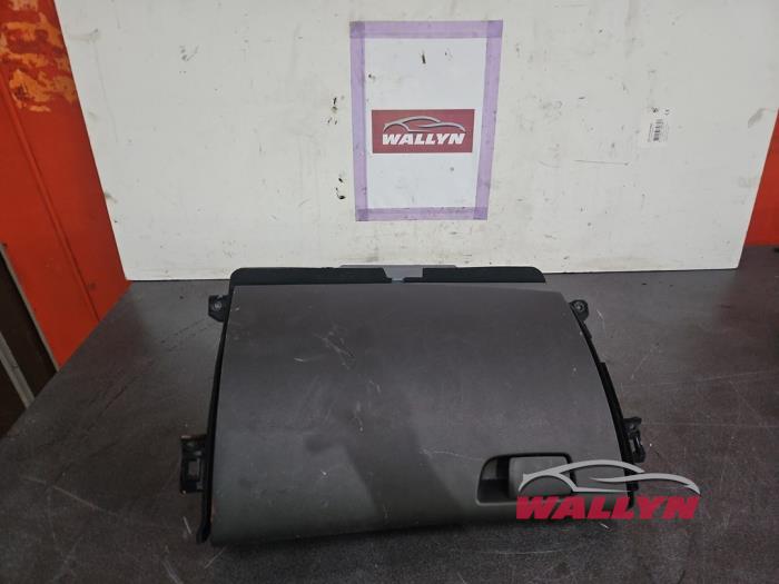 Begagnade Handskfack Renault Megane IV Estate (RFBK) 1.5 Energy dCi 110 Pris € 35,01 Inklusive moms erbjuds av Wallyn COMMV