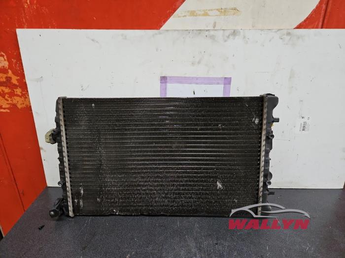 Gebrauchte Kühler Volkswagen Polo IV (9N1/2/3) 1.2 12V Preis € 24,20 Mit Mehrwertsteuer angeboten von Wallyn COMMV