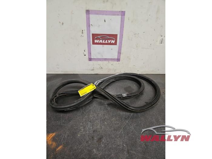 Tailgate seal rubber