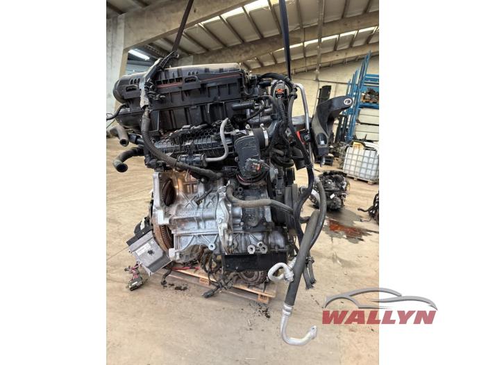 Engine from a Opel Grandland (X) 1.2 Turbo 12V 2019