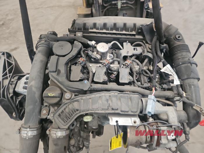 Engine from a Opel Grandland (X) 1.2 Turbo 12V 2019