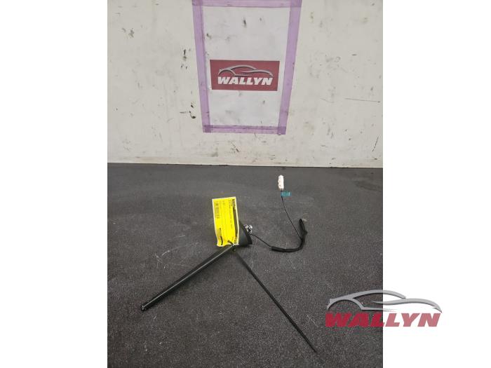 Używane Antena Alfa Romeo Giulietta (940) Cena € 48,40 Z VAT oferowane przez Wallyn COMMV