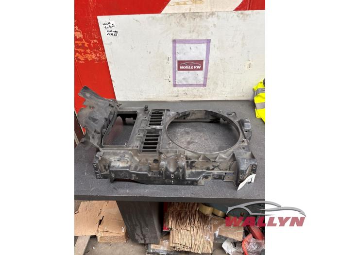 Begagnade Front Peugeot 407 SW (6E) 2.0 HDiF 16V Pris € 36,30 Inklusive moms erbjuds av Wallyn COMMV