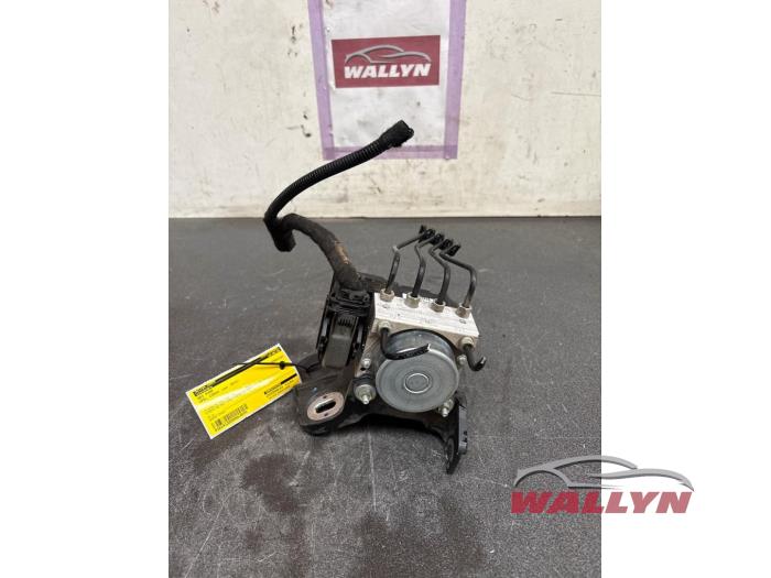 Używane Pompa ABS Opel Corsa D 1.3 CDTi 16V ecoFLEX Cena € 181,50 Z VAT oferowane przez Wallyn COMMV