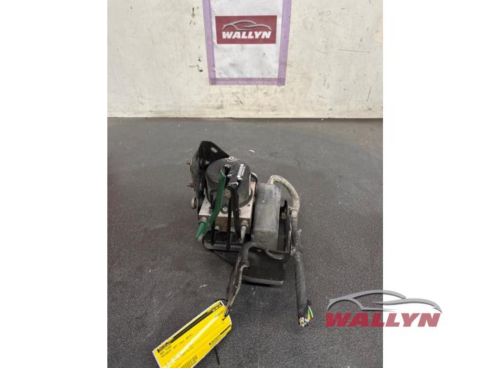 Usagé Bloc ABS Peugeot 207 CC (WB) 1.6 HDiF 16V Prix € 121,00 Prix TTC proposé par Wallyn COMMV