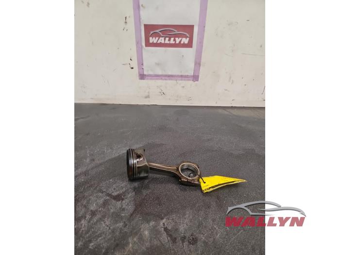 Usagé Piston Opel Corsa E 1.4 16V Bi-Fuel Prix € 24,20 Prix TTC proposé par Wallyn COMMV