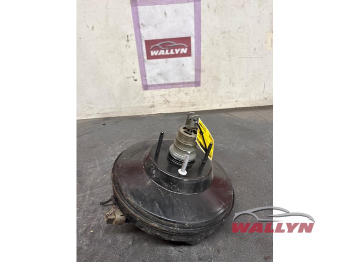 Usagé Servo frein Ford Focus 3 1.6 TDCi Prix sur demande proposé par Wallyn COMMV
