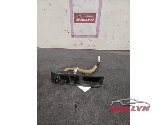 Usados Interruptor de ventanilla eléctrica Nissan Cube (Z12) 1.5 dCi 110 Precio de solicitud ofrecido por Wallyn COMMV