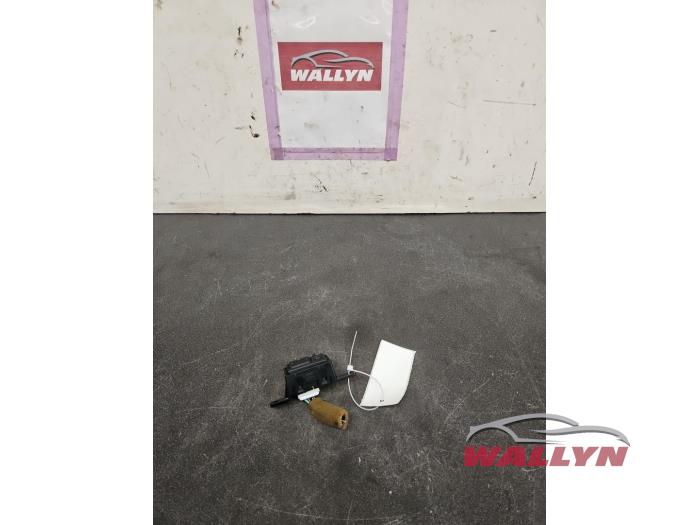 Używane Przelacznik lusterka Nissan Cube (Z12) 1.5 dCi 110 Cena na żądanie oferowane przez Wallyn COMMV