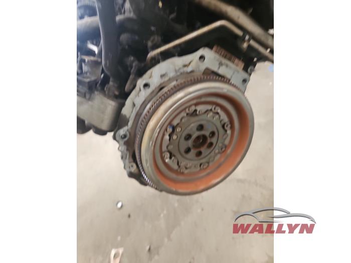 Engine from a Volkswagen Passat Variant (3C5) 2.0 TDI 16V 140 2008