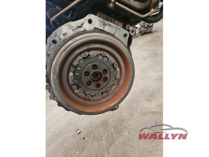 Engine from a Volkswagen Passat Variant (3C5) 2.0 TDI 16V 140 2008