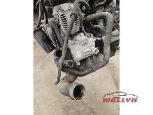 Engine from a Volkswagen Passat Variant (3C5) 2.0 TDI 16V 140 2008