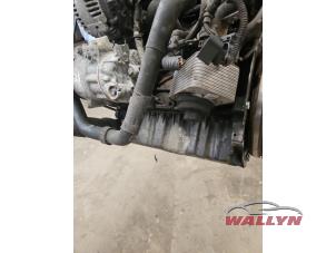 Engine from a Volkswagen Passat Variant (3C5) 2.0 TDI 16V 140 2008