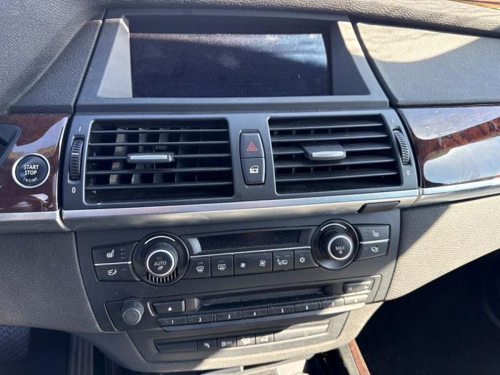 Usagé Commande chauffage BMW X5 (E70) xDrive 35d 3.0 24V Prix € 45,00 Règlement à la marge proposé par BGB Motorenrevisie & Autoparts
