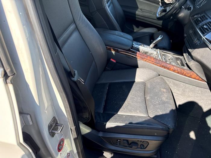Używane Fotel prawy BMW X5 (E70) xDrive 35d 3.0 24V Cena € 195,00 Procedura marży oferowane przez BGB Motorenrevisie & Autoparts