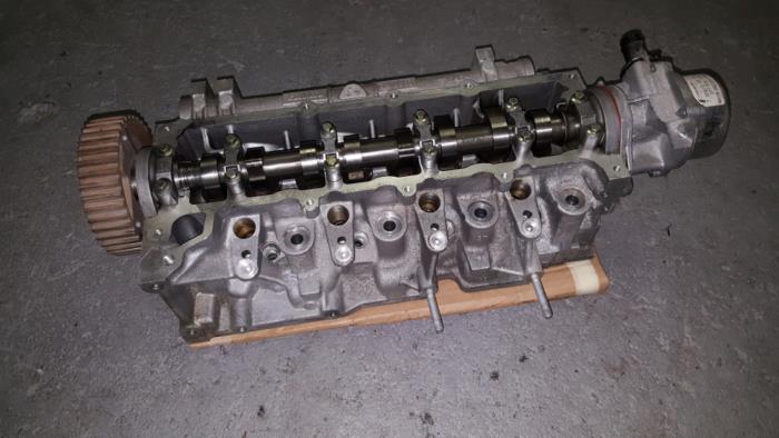 Begagnade Topplock Renault Vel Satis Pris € 60,50 Inklusive moms erbjuds av AKAS Automaterialen