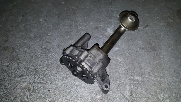 Used Oil pump Audi A3 Price € 48,40 Inclusive VAT offered by AKAS Automaterialen