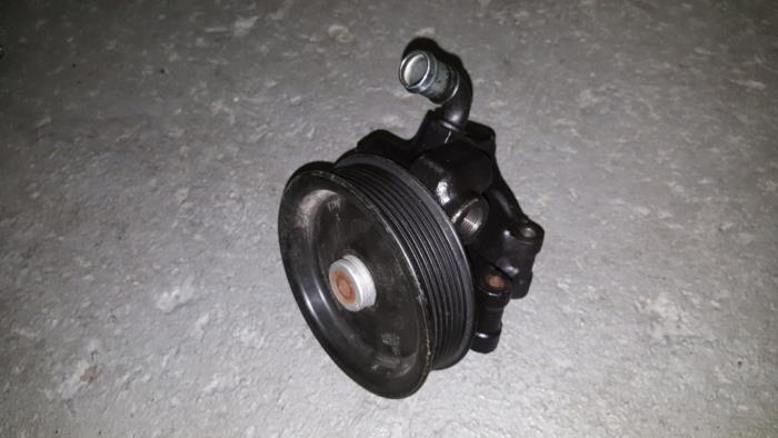 Begagnade Servostyrningspump Ford Transit Pris € 48,40 Inklusive moms erbjuds av AKAS Automaterialen