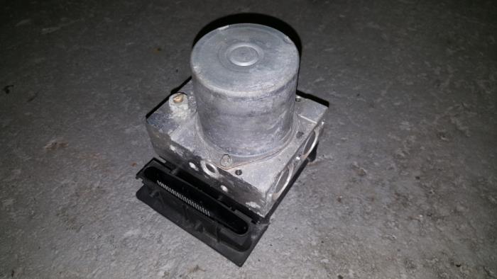 Usagé Bloc ABS Mercedes A-Klasse Prix € 12,10 Prix TTC proposé par AKAS Automaterialen